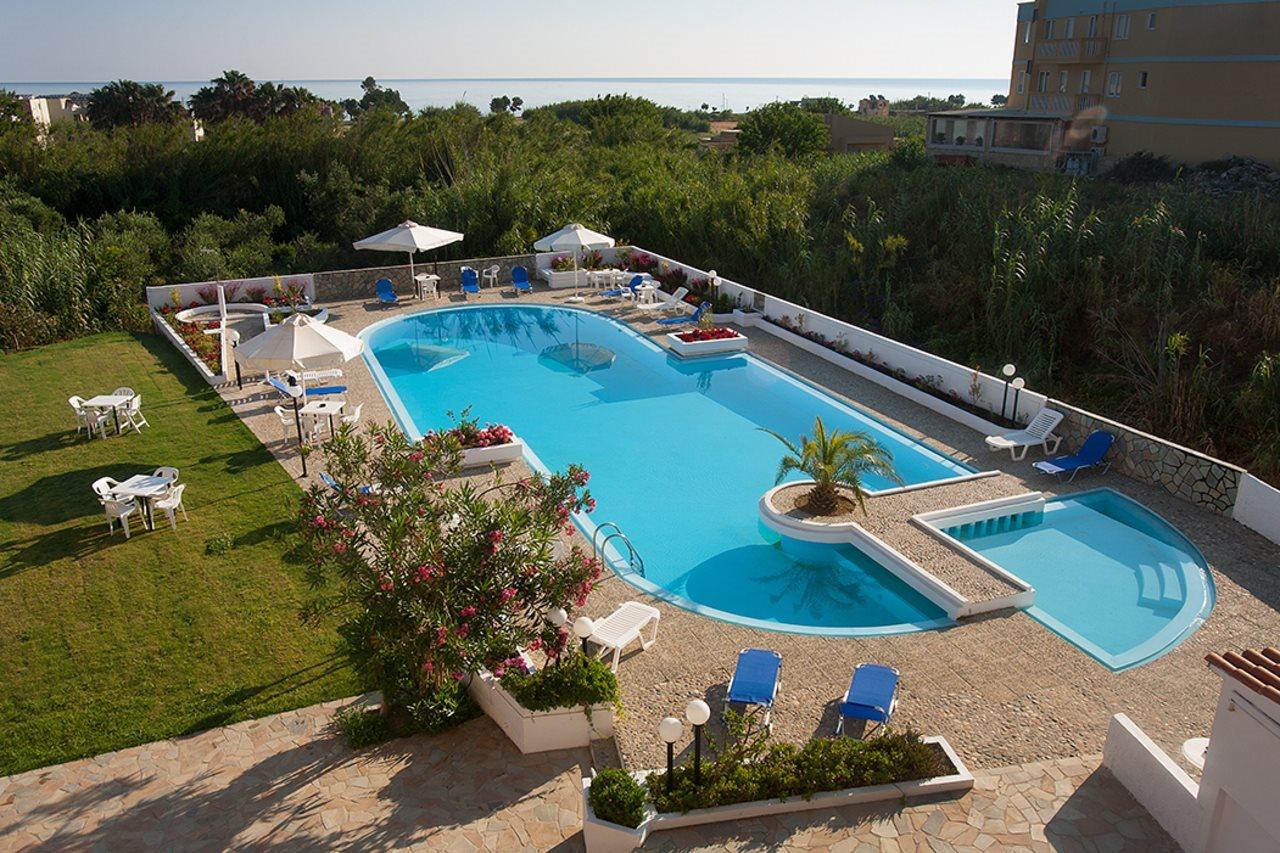Albatross Hotel Maleme  Bagian luar foto