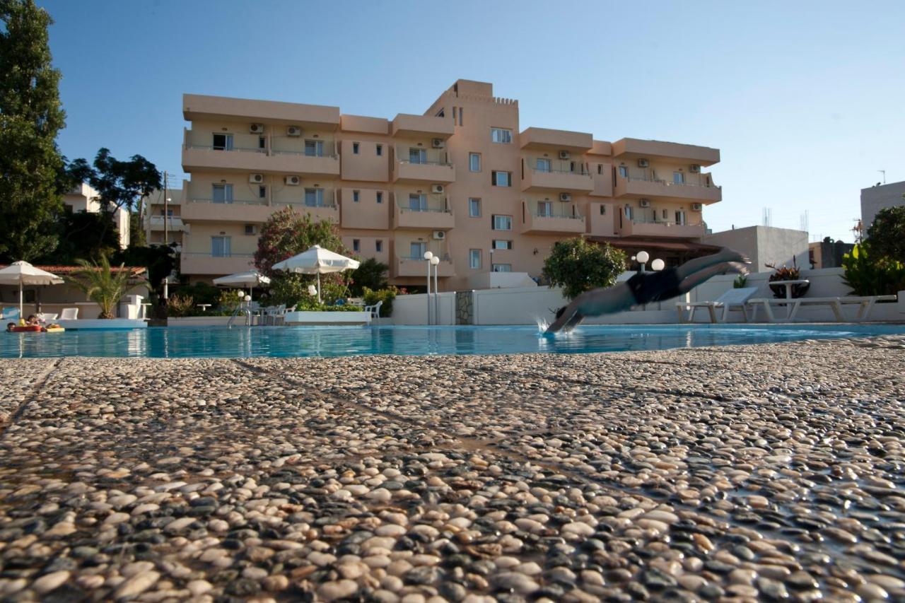 Albatross Hotel Maleme  Bagian luar foto