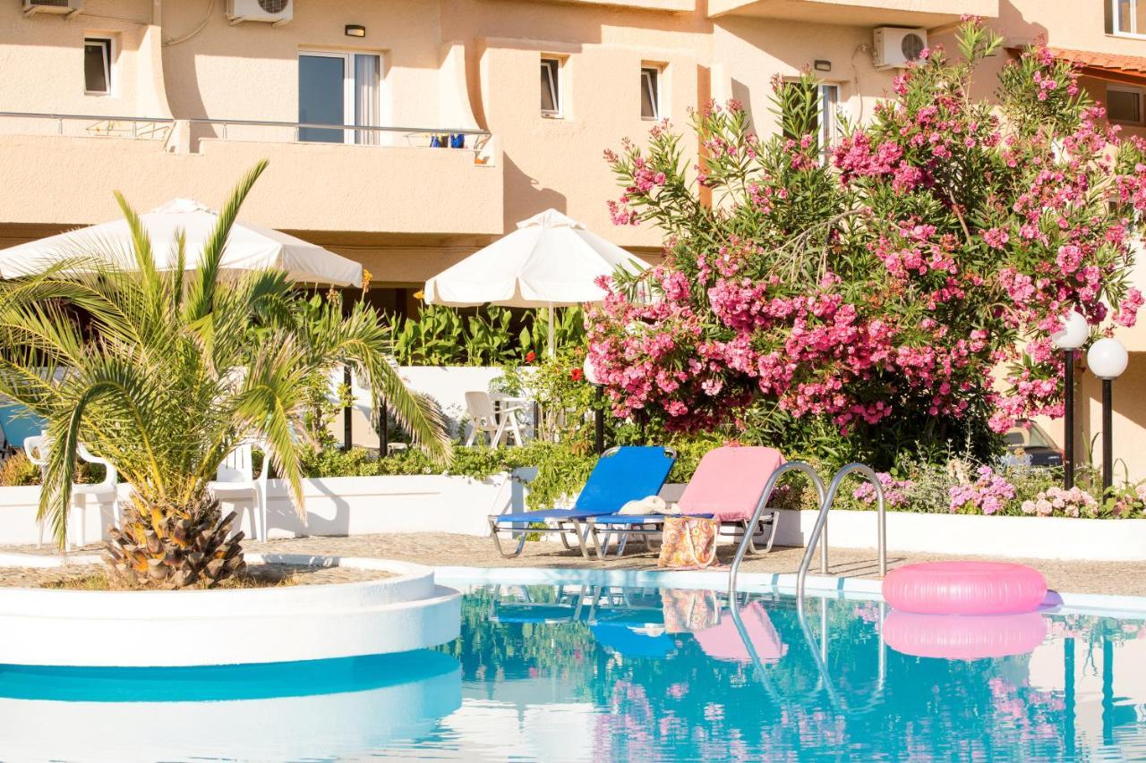 Albatross Hotel Maleme  Bagian luar foto