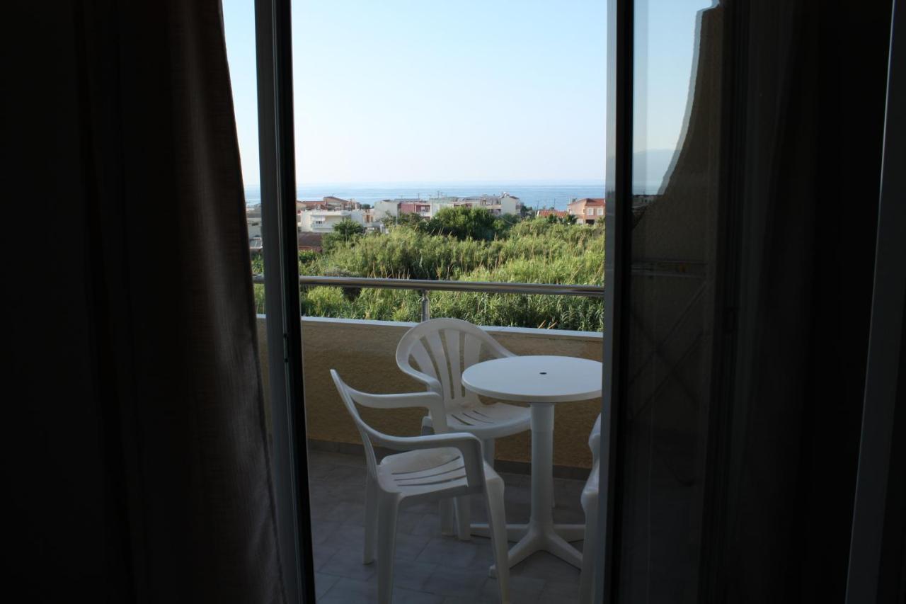 Albatross Hotel Maleme  Bagian luar foto