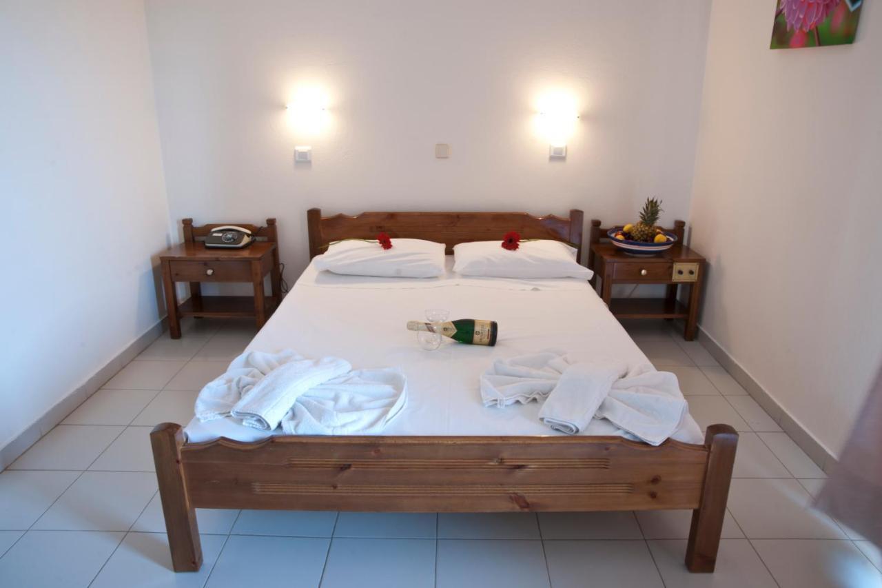 Albatross Hotel Maleme  Bagian luar foto