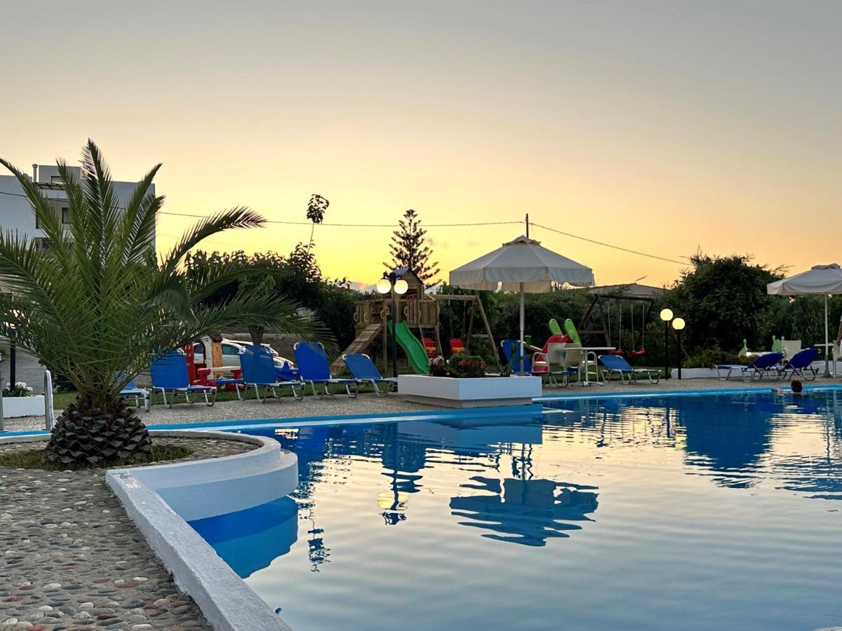 Albatross Hotel Maleme  Bagian luar foto
