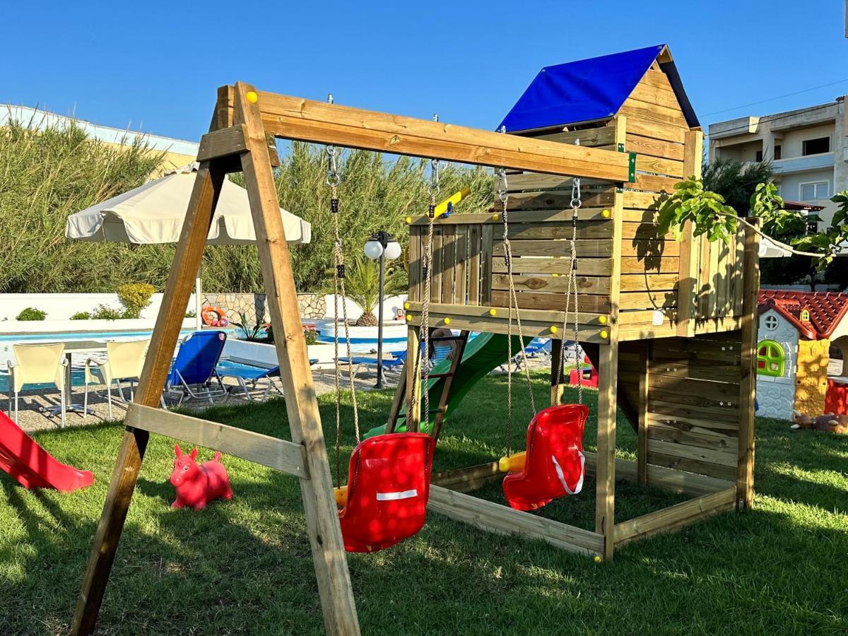 Albatross Hotel Maleme  Bagian luar foto