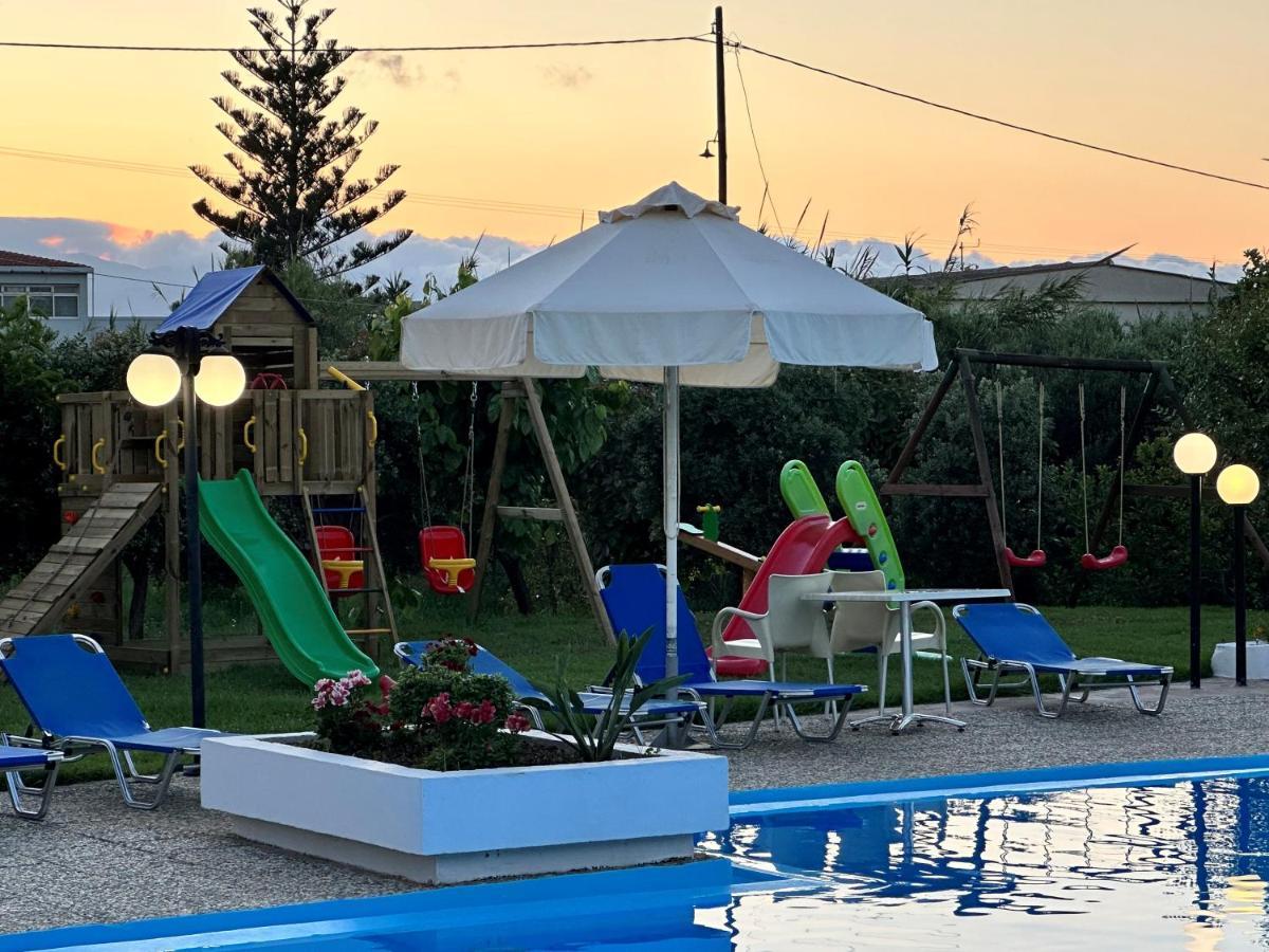 Albatross Hotel Maleme  Bagian luar foto